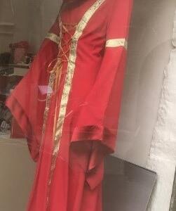 Robe rouge neuf moyen âge Gr. XL