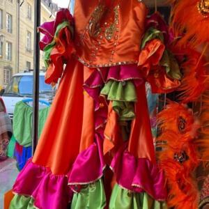 Costume Brazil jupe et corset avec grande coiffe en plume Gr. M