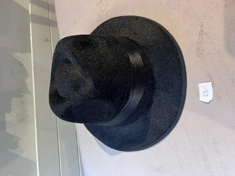 Chapeau 8