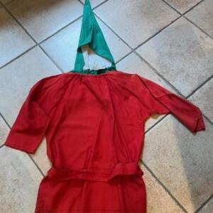 Petit Nain veste rouge ceinture bonnet vert Gr. 110