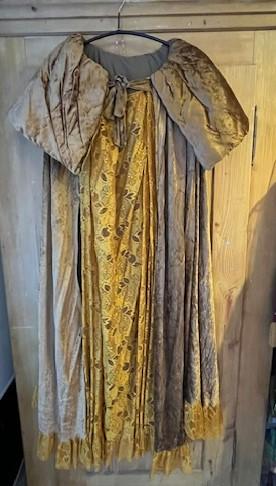 Mme Caramel Gr. L robe caramel gr Chapeau