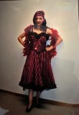 Gr. L Robe avec bustier dessous rangés de volants