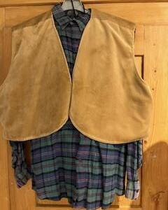 Cow-Boy Gilet genre fourrure pantalon chapes à enfiler chemise Gr. XL