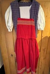 Zacquillon Gr. 42-44 robe blouse tablier châle panier chapeau paille