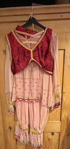 Shéhérazade Gr. 36 Blouse et pantalon rose transparent Bustier rouge sac