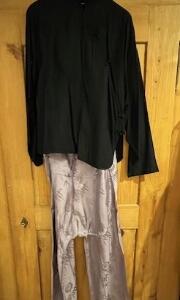 Pékin Blouse noir pantalon large a la taille pour serrer avec une ceinture Gr. M