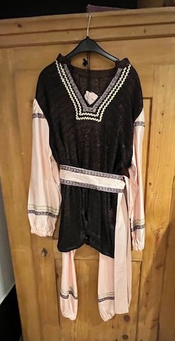 Maharani Gr. L Pantalon rose veste noir lamé ceinture large