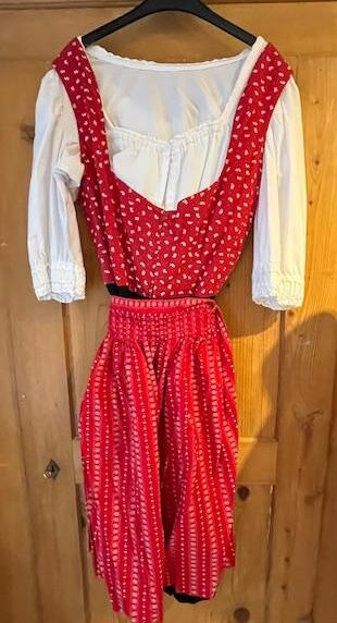 Dirndl Rouge Gr. 44/46 blouse robe tablier