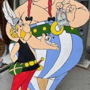 Affiche Obelix et Asterix avec le pied