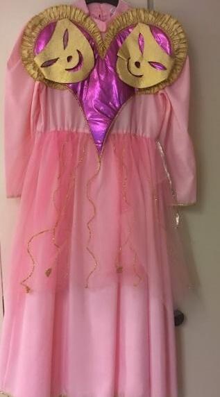 Princesse 12 ans robe et chapeau