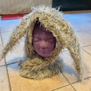 Création Lapin beige GR. XL Combinaison avec tête même couleur 2 pces