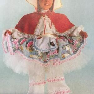 Chaperon rouge overalle jupe cape et chapeau 2 ans