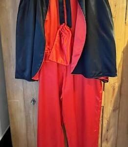 Diable Gr. L Overalle rouge cape noir et rouge petit sac