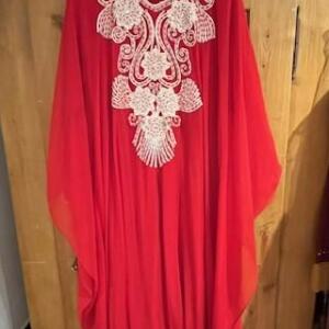 Big Mama robe longue en voile rouge style Afrique Belle broderie TU