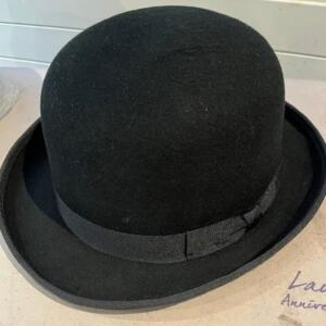 Chapeau melon en laine doublée en blanc Gr. 59cm