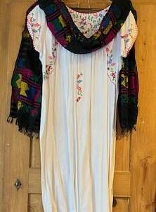 Robe mexicaine blanche et foulard coloré Gr. M