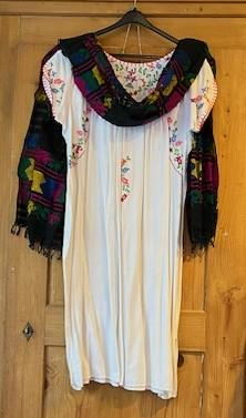 Robe mexicaine blanche et foulard coloré Gr. M