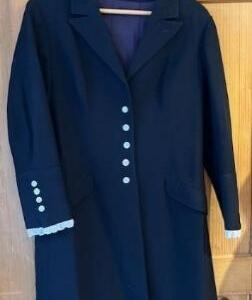 Frak Dame bleu marine foncée dentelle aux poignets