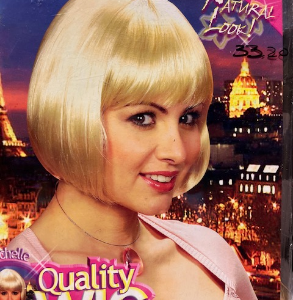 Perruque coupe carré blonde