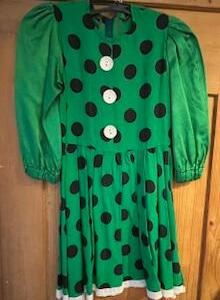 Création Minnie robe verte Gr. 6 ans