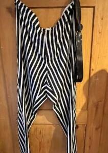 Pantalon rayé en satin Gr. XL  chemise en mi-fil longue Gr- XL  1900