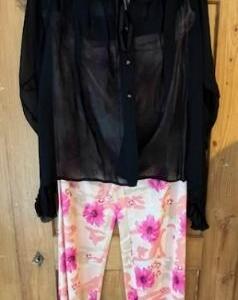 Hippie Saumon pantalon fleur chemise noir a dentelle Gr. 42
