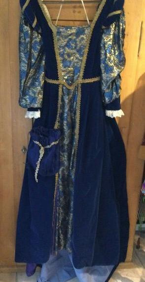 Shakespear Madame robe longue dès 1.70m avec traine chapeau idem