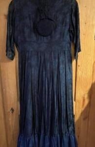Damasienne Bleue Robe longue avec volant sac et chapeau gr.42