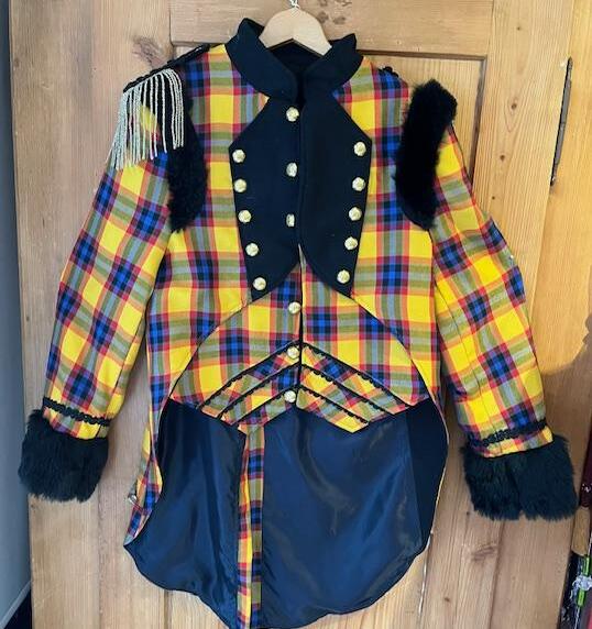 Frack empire bleue et rouge jaune Gr. M-L