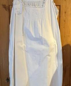 Chemise de nuit 1900 en mi-fil 2 petites tâches prix spéciale