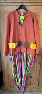 Gros Gaulois habit d'une pièce cape jaune ceinture Gr. XL