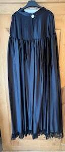 Mystère noir robe longue ample en polyester avec le chapeau masque