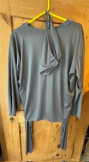 Ensemble en gris T-shirt pantalon et bonnet en jersey Gr.L