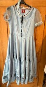 Alice aux pays des merveilles robe et ruban ciel  Gr. M