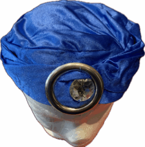 Toque bleu avec broche
