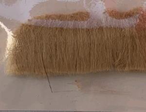 Moustache blonde