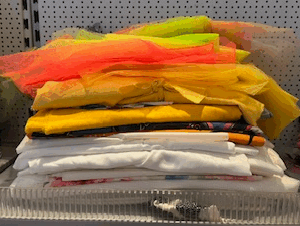 9  Lot de tissu et accessoires de couture rubans fils bordures bouton élastique