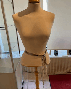 Cravate ou ceinture en métal argent