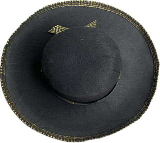 2 Chapeaux espagnole ruban or et l'autre bord rouge 2 pces TU