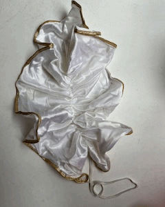 Jabot synthétique