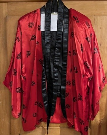 Costume Chinois pantalon noir a serrer a la taille veste et ceinture TU