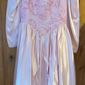 Princesse rose Gr, 38 Robe longue en satin et doublée