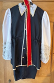 L'homme vengeur Gr. 10 ans veste et pantalon ceinture cape chapeau