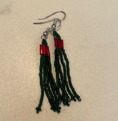 Boucle d’oreille création vert-rouge