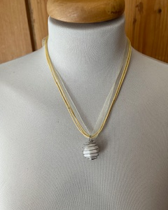 Collier calcite blanche