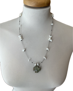 Collier Pétatlite blanc