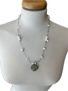 Collier Pétatlite blanc