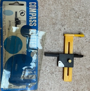 Compass Olfa Cutter pour cercles de Ø 1-15 cm. Pour papier,