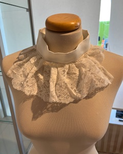 Jabot dentelle création