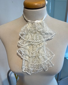 Jabot dentelle polyester